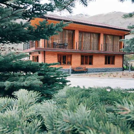 Vardisubani Villa 卡兹贝吉 外观 照片