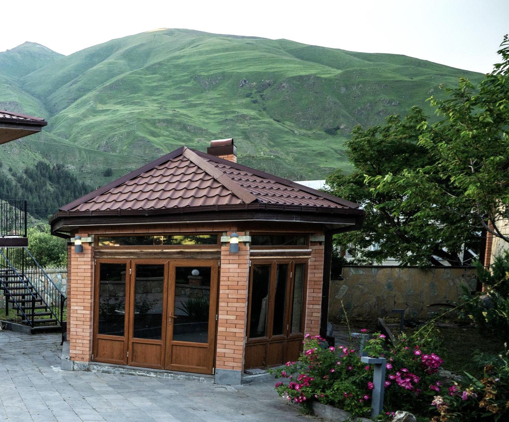 Vardisubani Villa 卡兹贝吉 外观 照片