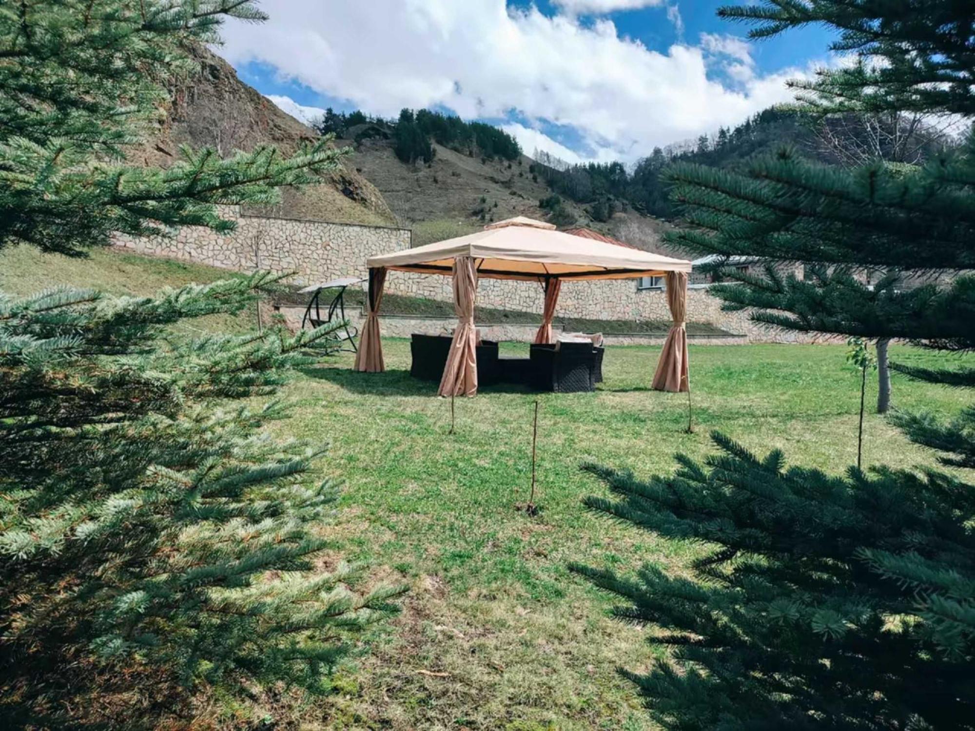Vardisubani Villa 卡兹贝吉 外观 照片